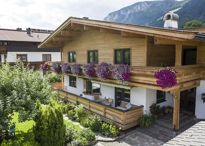 Und Helene Koller شقة *